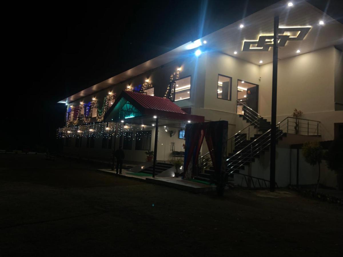 Nakshatra Resort Kunihar Ngoại thất bức ảnh