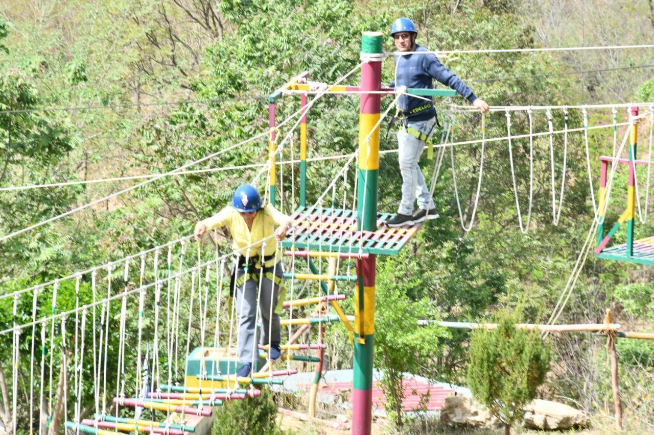 Nakshatra Resort Kunihar Ngoại thất bức ảnh