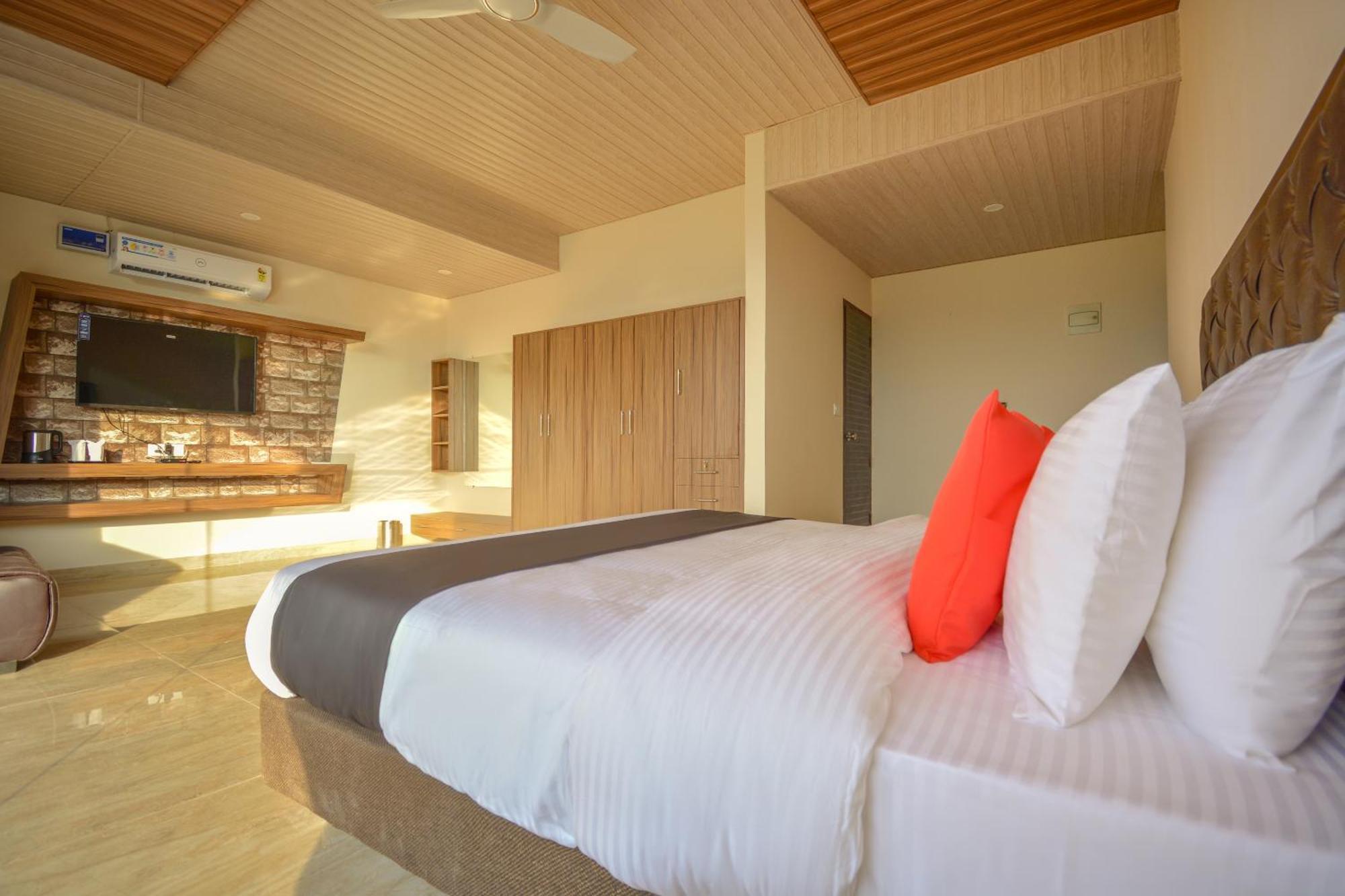 Nakshatra Resort Kunihar Ngoại thất bức ảnh