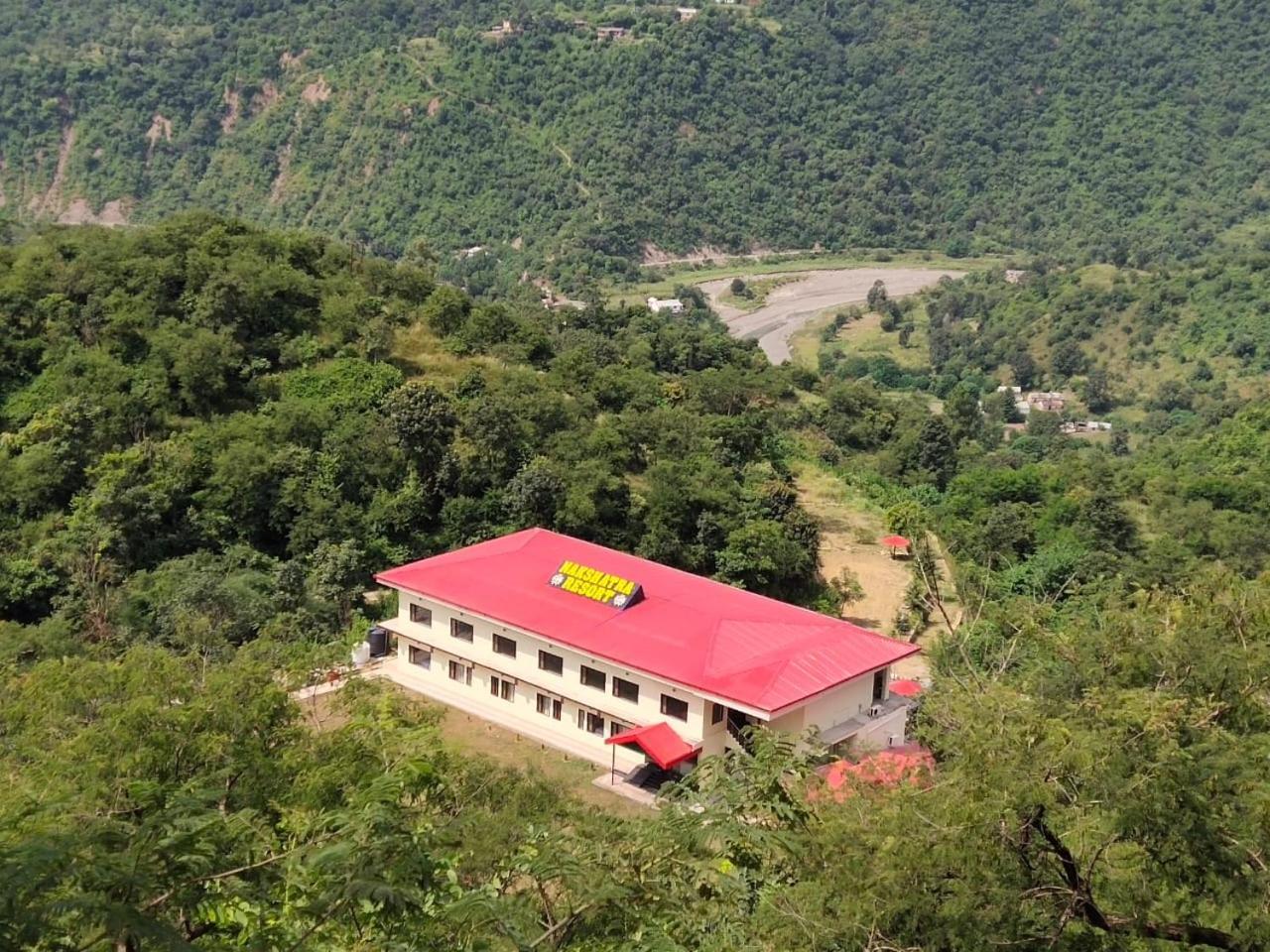 Nakshatra Resort Kunihar Ngoại thất bức ảnh